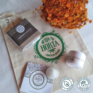 Cuidado de Mãe - Sabonete Argila Verde + Bálsamo Facial + Necessaire de Pano + Ramalhete de Sempre Vivas + Pedra de Quartzo